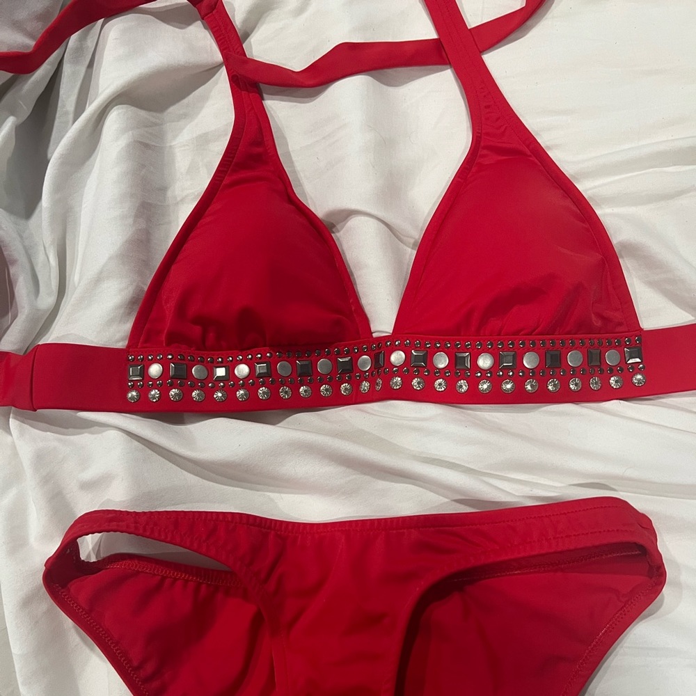 Brand new 2 piece Venus bikini